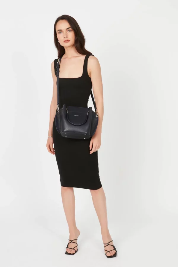 470-18-BLEU_INA-1B_1800x1800