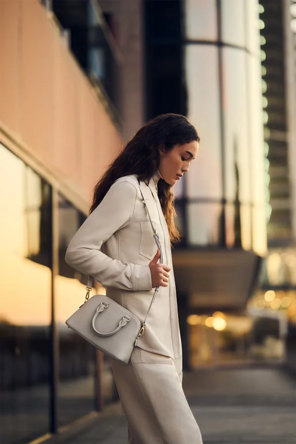 Sac demi lune Sierra Jia Lancaster - Ivoire