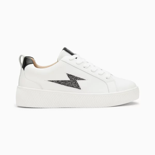 - Baskets en similicuir blanc - Découpe en forme d'éclair en similicuir noir à paillettes argent et anthracite - Patch arrière en similicuir noir texturé - Fermeture à lacets blancs - Bout rond - Semelle épaisse blanche striée Hauteur du talon : 4 cm Hauteur de la plateforme : 2,5 cm Hauteur de la tige : 6 cm Ce modèle taille petit, prenez la taille du dessus.