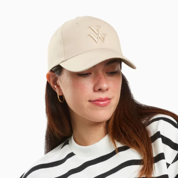 Casquette Clem beige à monogramme brodé vanessa wu