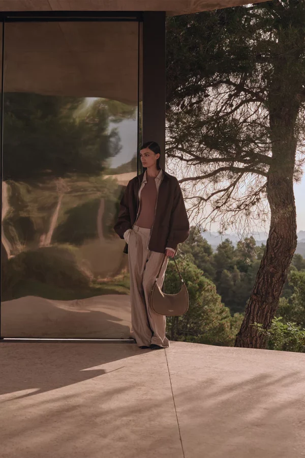 Grand sac besace suède Lancaster châtaigne