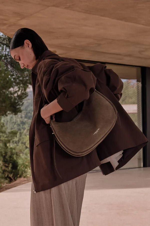 Grand sac besace suède Lancaster châtaigne