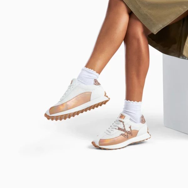 Baskets monogramme Mona blanc et rose gold à semelle running Vanessa Wu