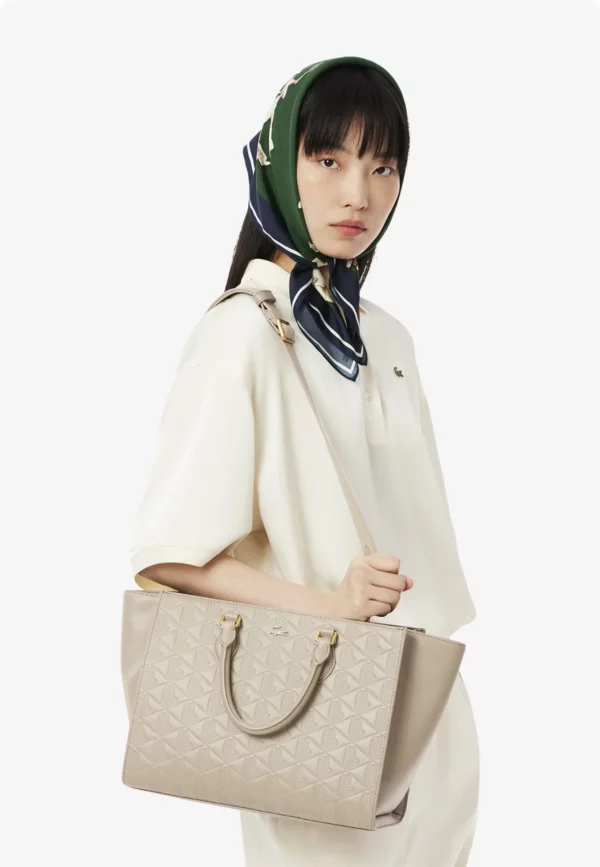 Sac à main cuir embossé large Maheki Lacoste taupe