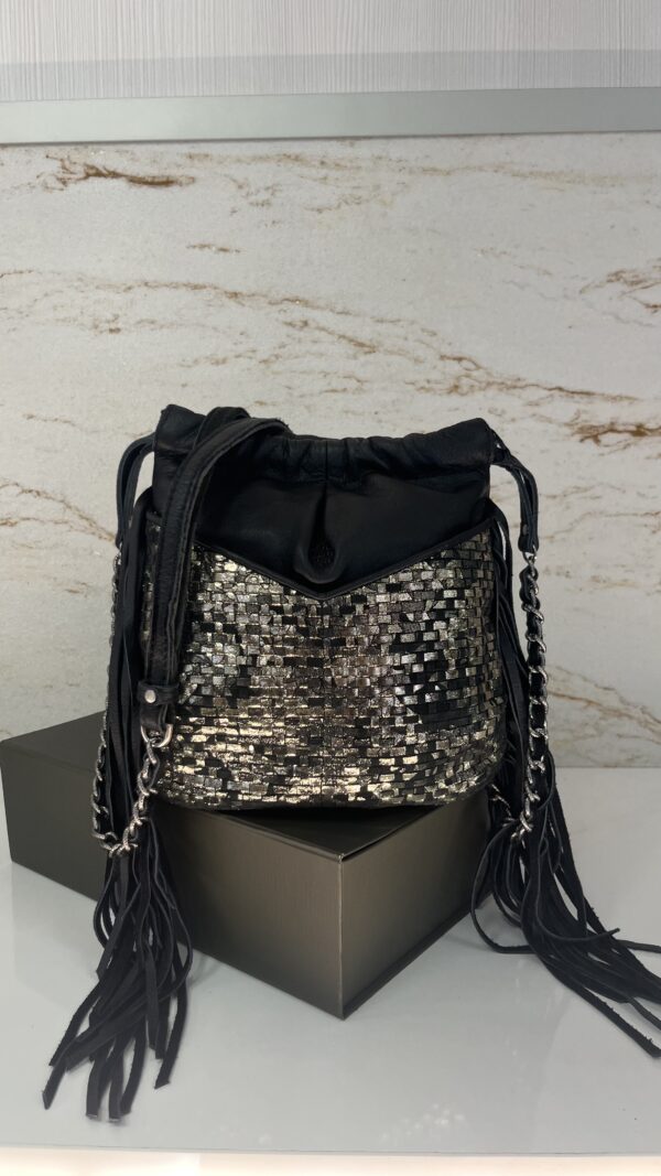 Sac seau bourse à frangesNora W noir cuir Mila Louise