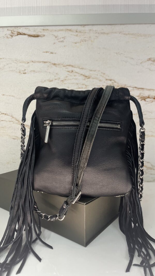 Sac seau bourse à frangesNora W noir cuir Mila Louise