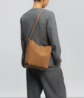Sac seau femme Suède Lancaster camel
