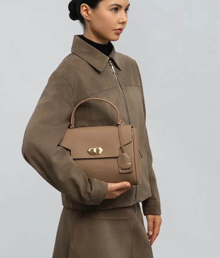 531-070-PRALINE-C.jpg